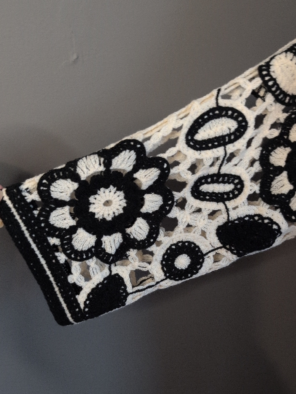 POL Black & Cream Crochet Long Cardigan Sweater - Picture 4 of 10